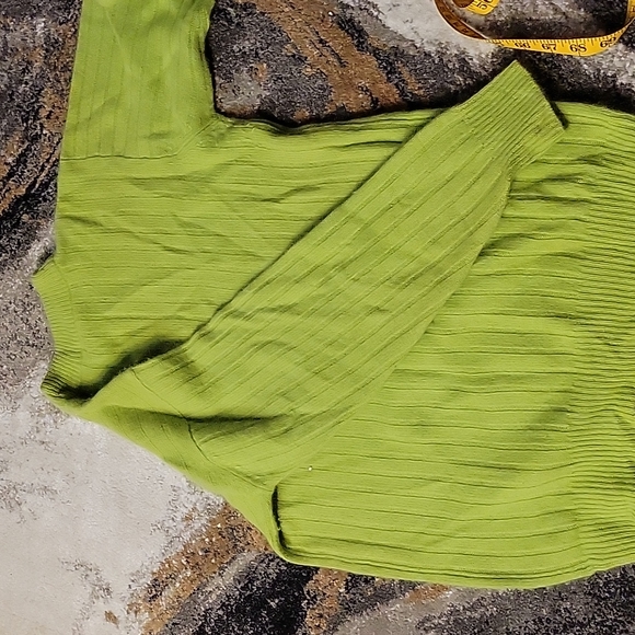 Vintage Angora and Wool Neon Green Sweater Size Small - Picture 4 of 7